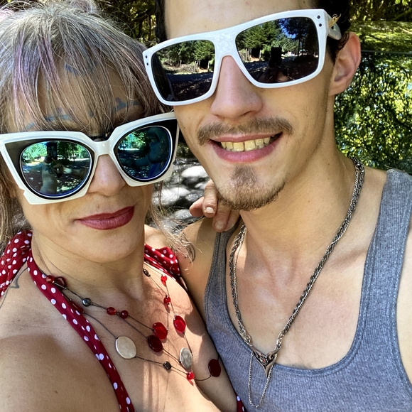 Meet your Posher, Gabriel - Picture 3 of 16